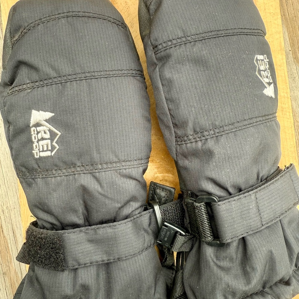REI Kids Mittens - Black